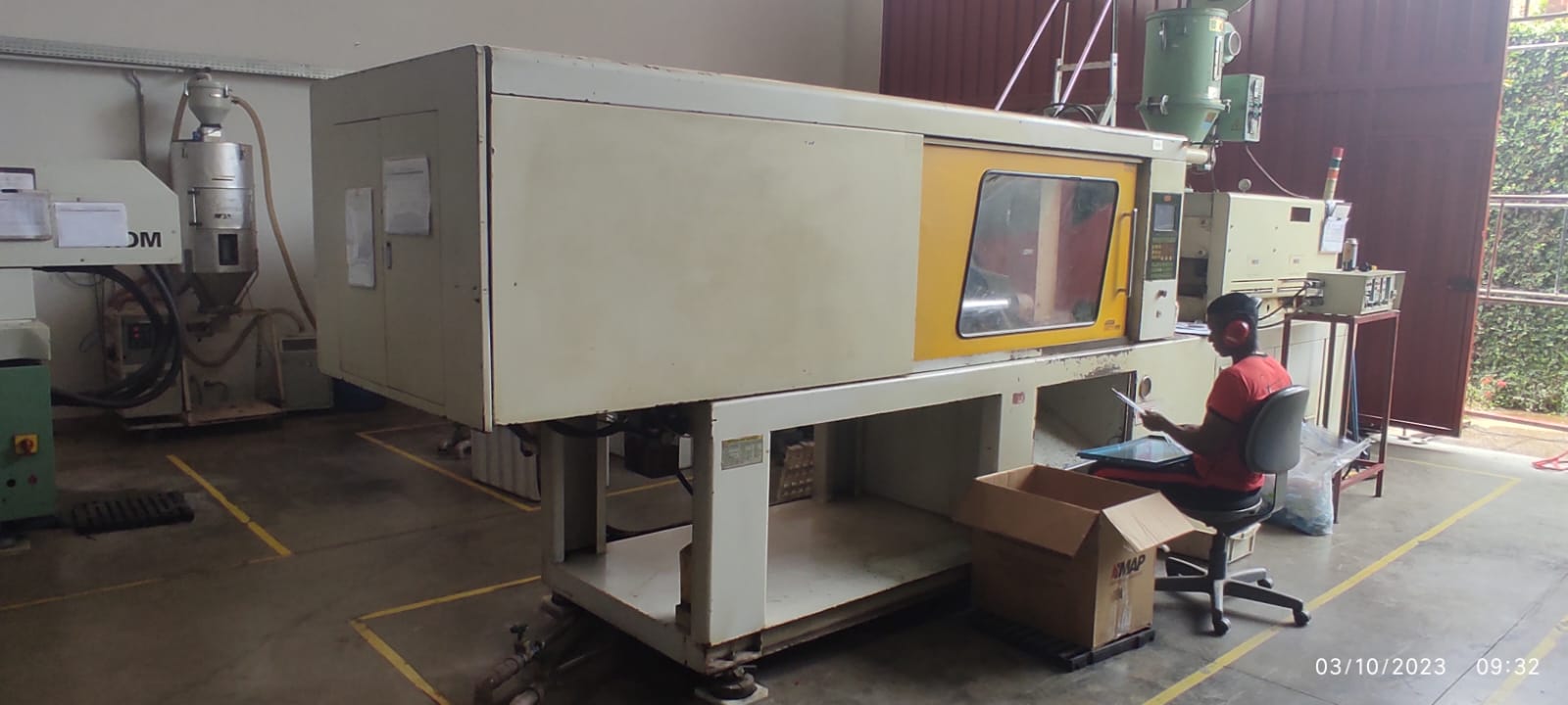 Injetora CLF 200 ton